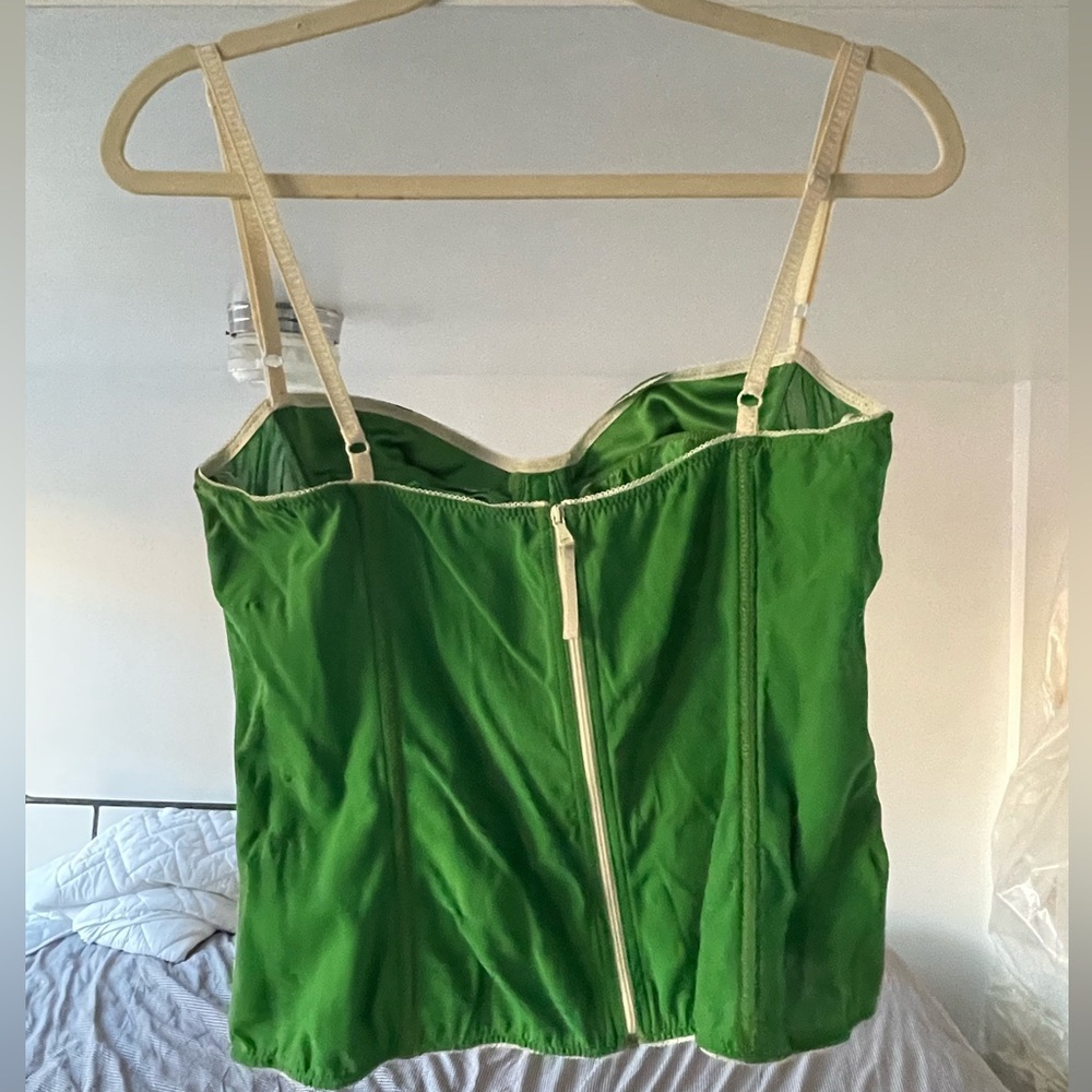 D&G green clover corset/longline top. Sized Italian 42 but would fit well l/xl - Picture 3 of 5